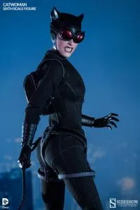 Sideshow Collectibles - DC Comics Sixth Scale Figure - Catwoman