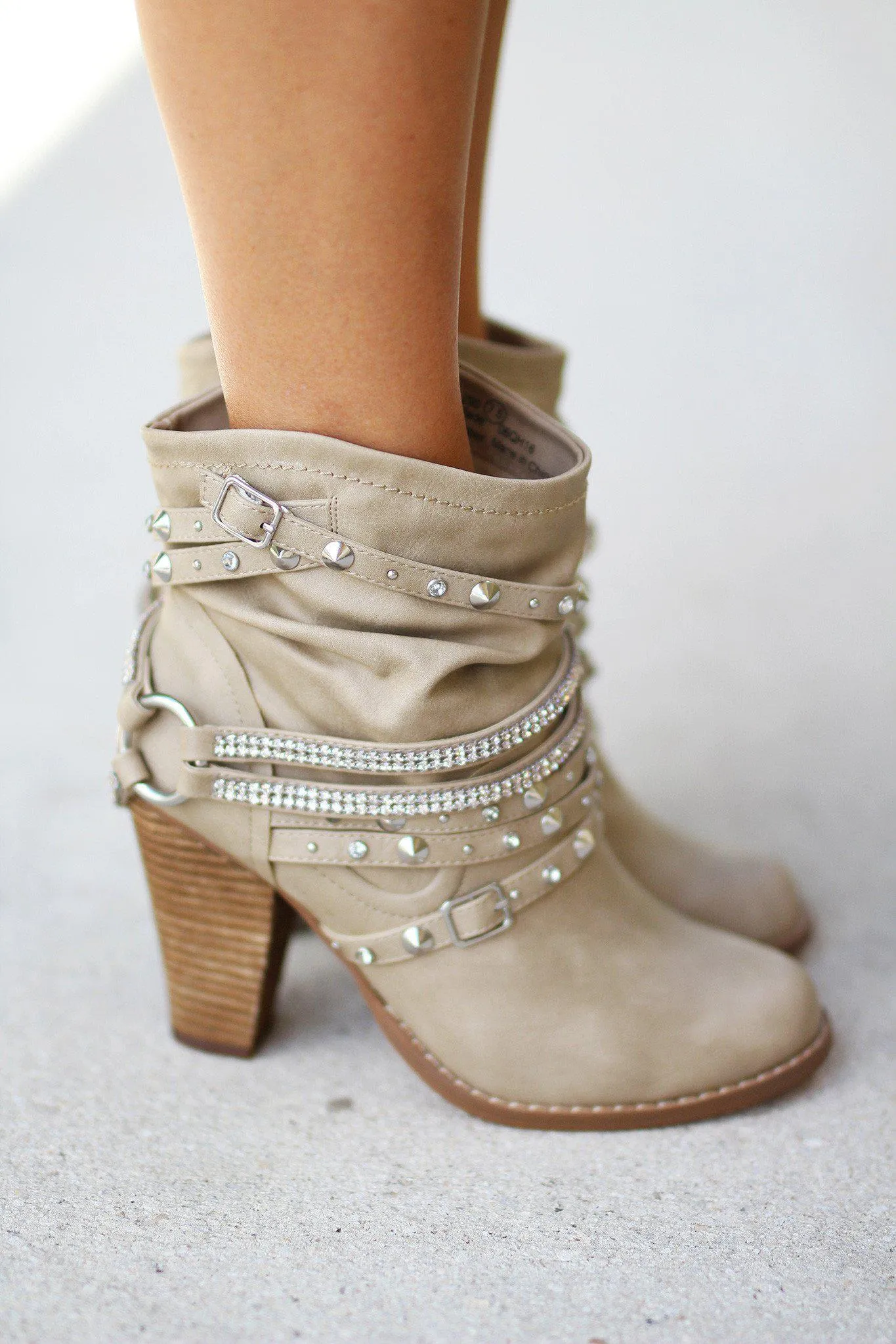Swazy Cream Booties