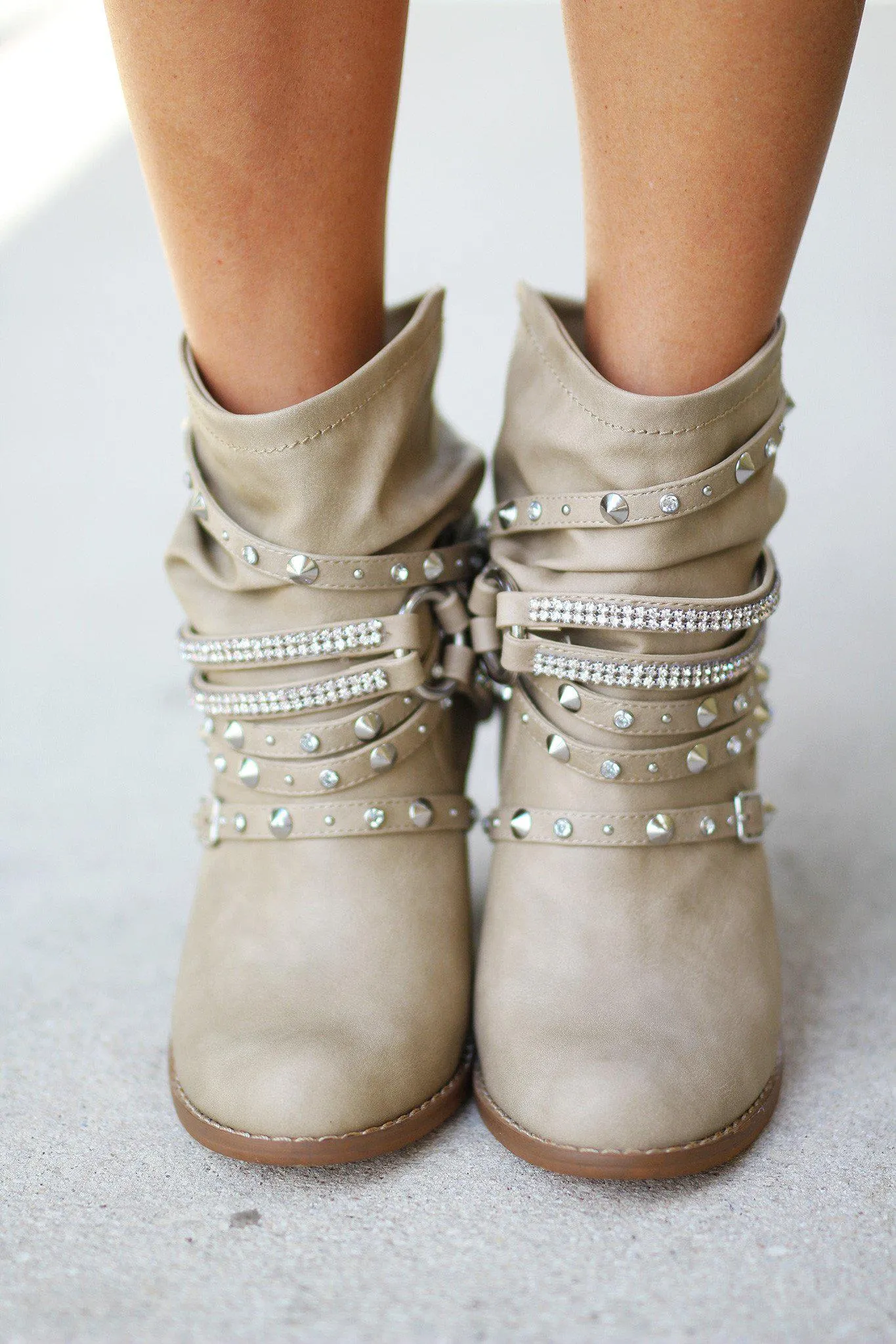 Swazy Cream Booties