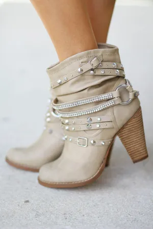 Swazy Cream Booties