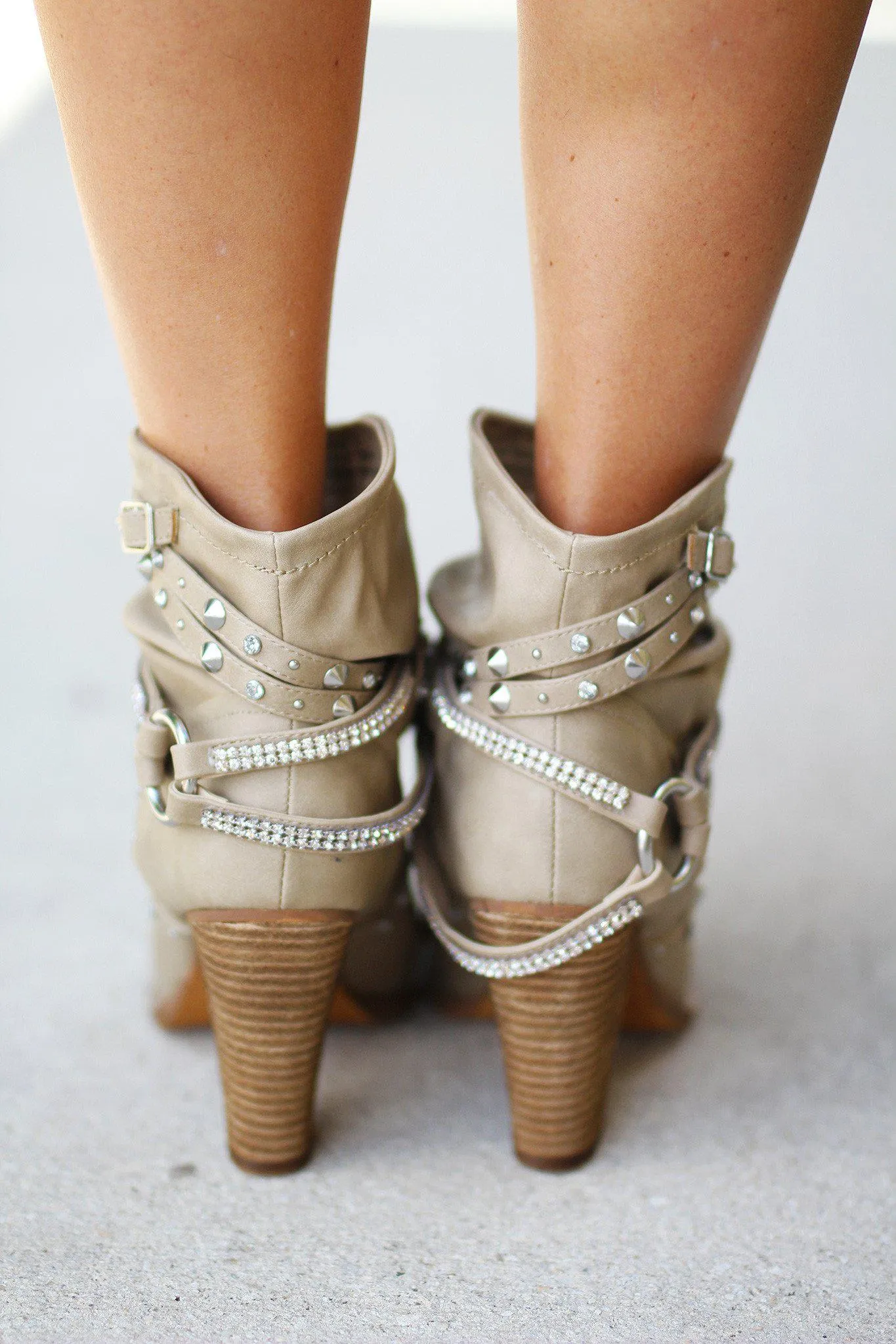 Swazy Cream Booties